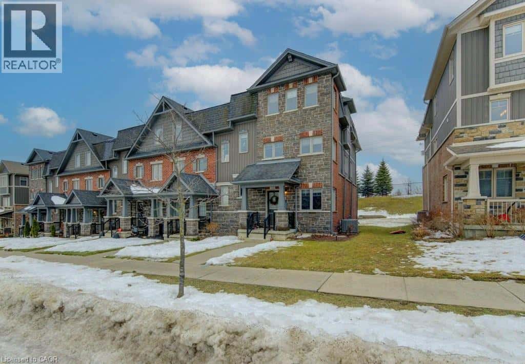 31 ELIZA Avenue — Kitchener, Ontario - Photo 2 of 48