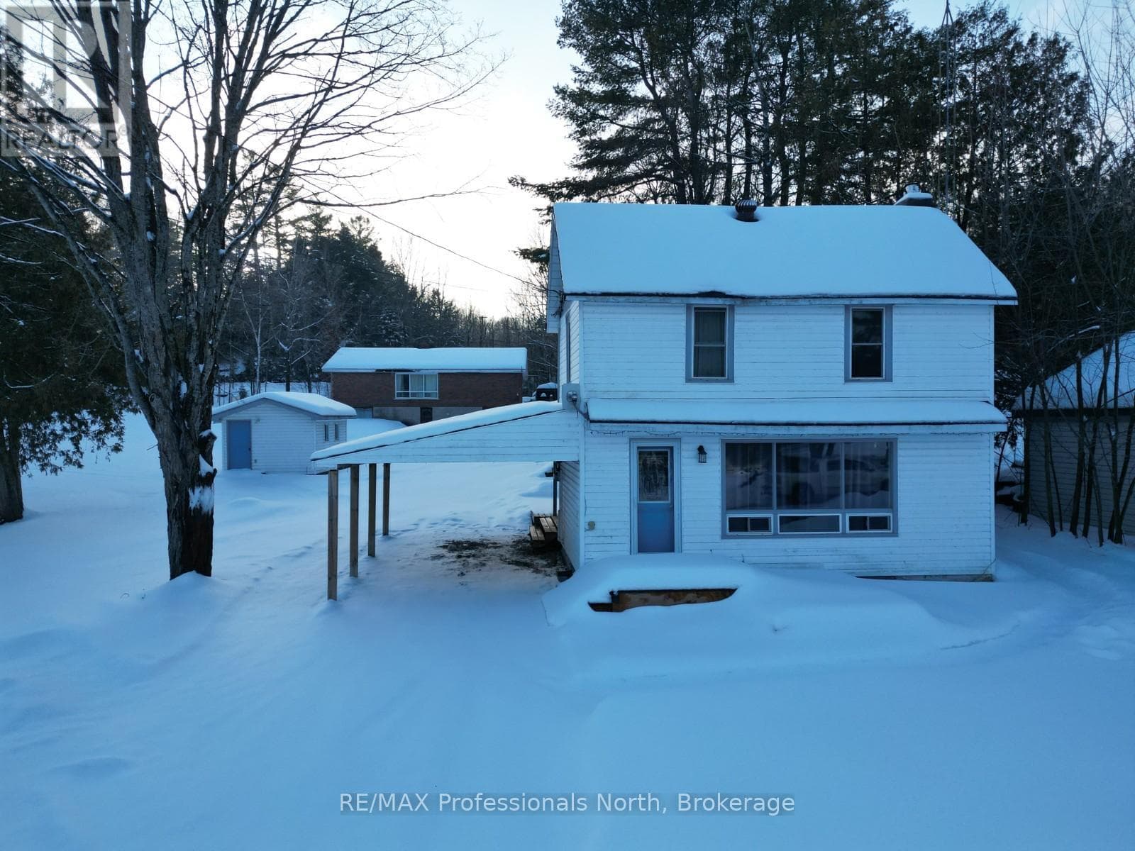 1092 PIONEER ROAD — Highlands East (Glamorgan), Ontario - Main photo