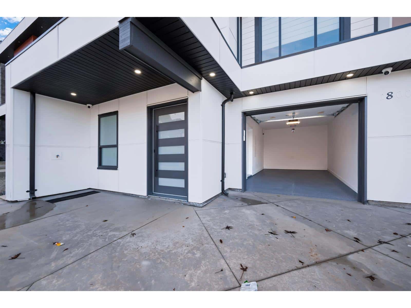 101 18002 63B AVENUE — Surrey, British Columbia - Photo 3 of 38