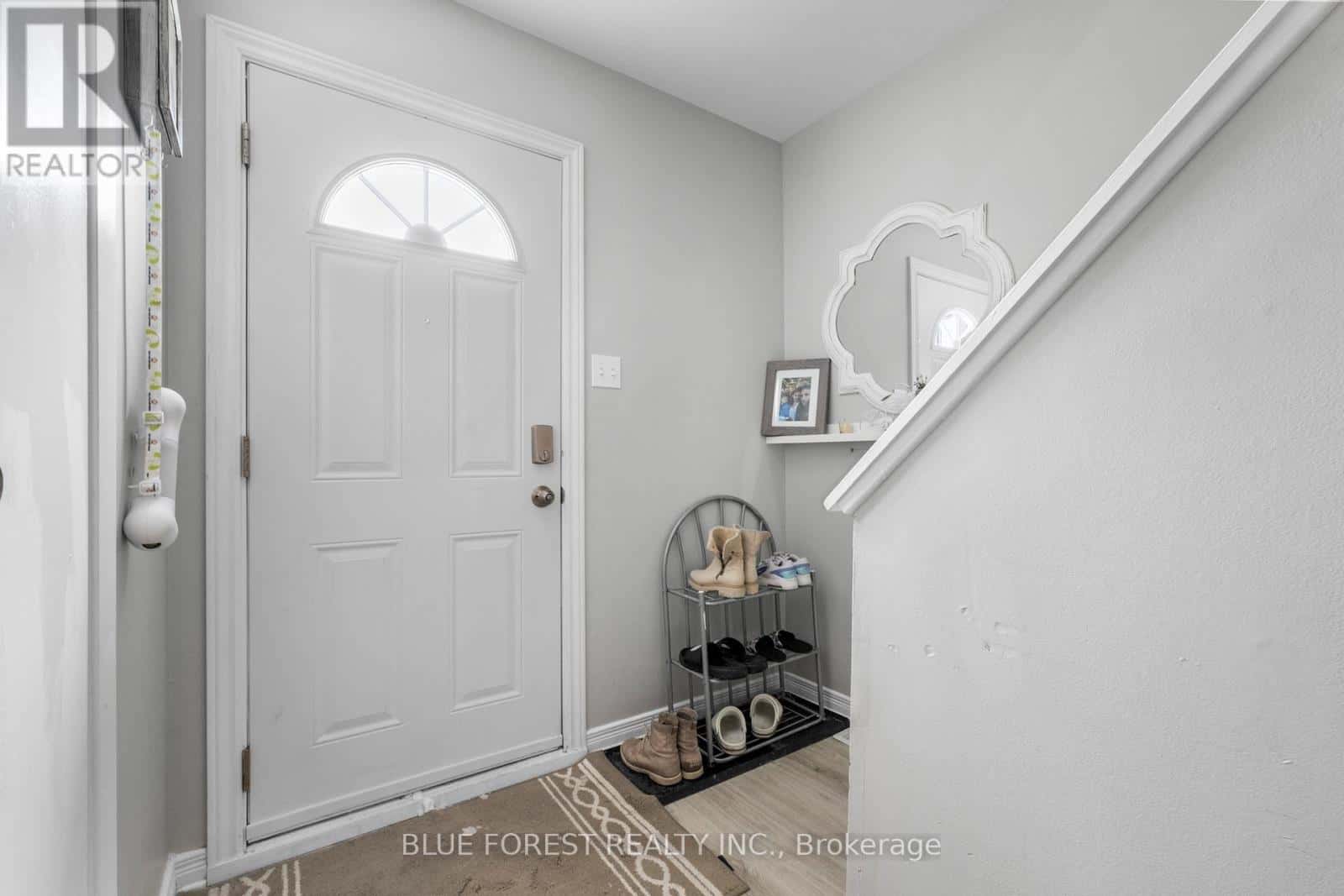 18 - 166 SOUTHDALE ROAD W — London South (South O), Ontario - Photo 2 of 28