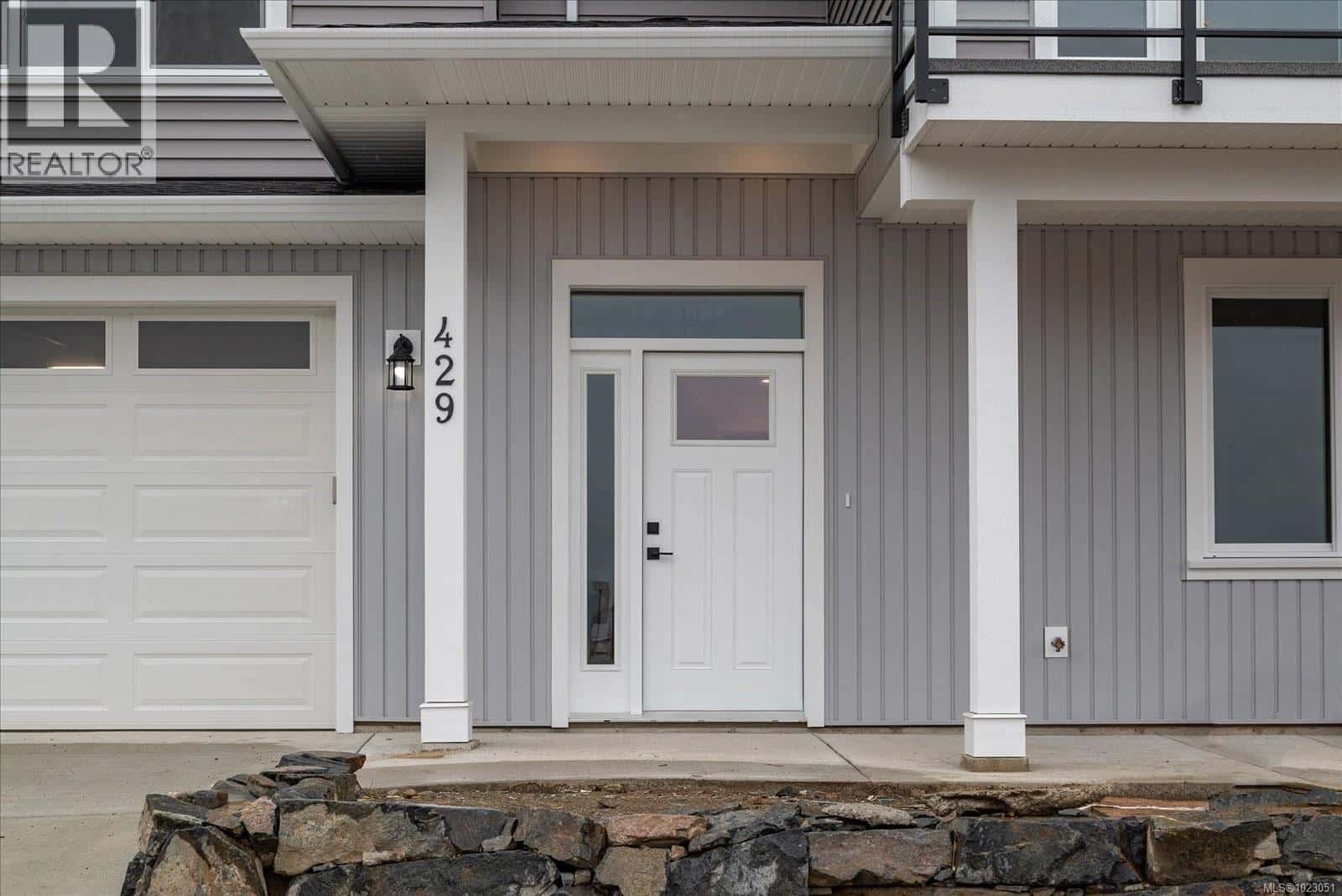 429 Colonia Dr S — Ladysmith, British Columbia - Photo 3 of 59