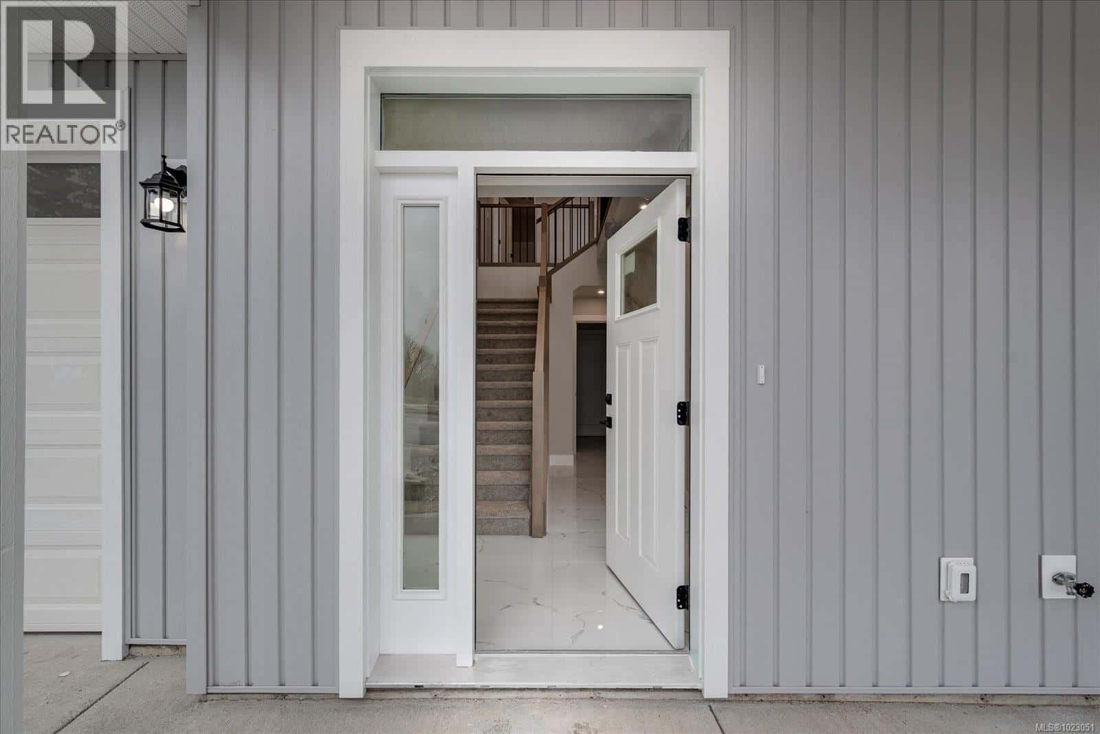 429 Colonia Dr S — Ladysmith, British Columbia - Photo 4 of 59