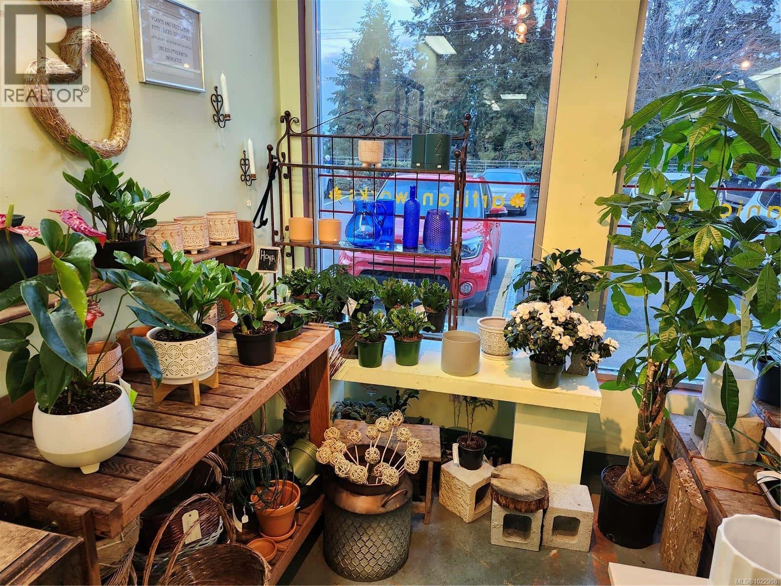 2 102 Island Hwy E — Parksville, British Columbia - Photo 3 of 16