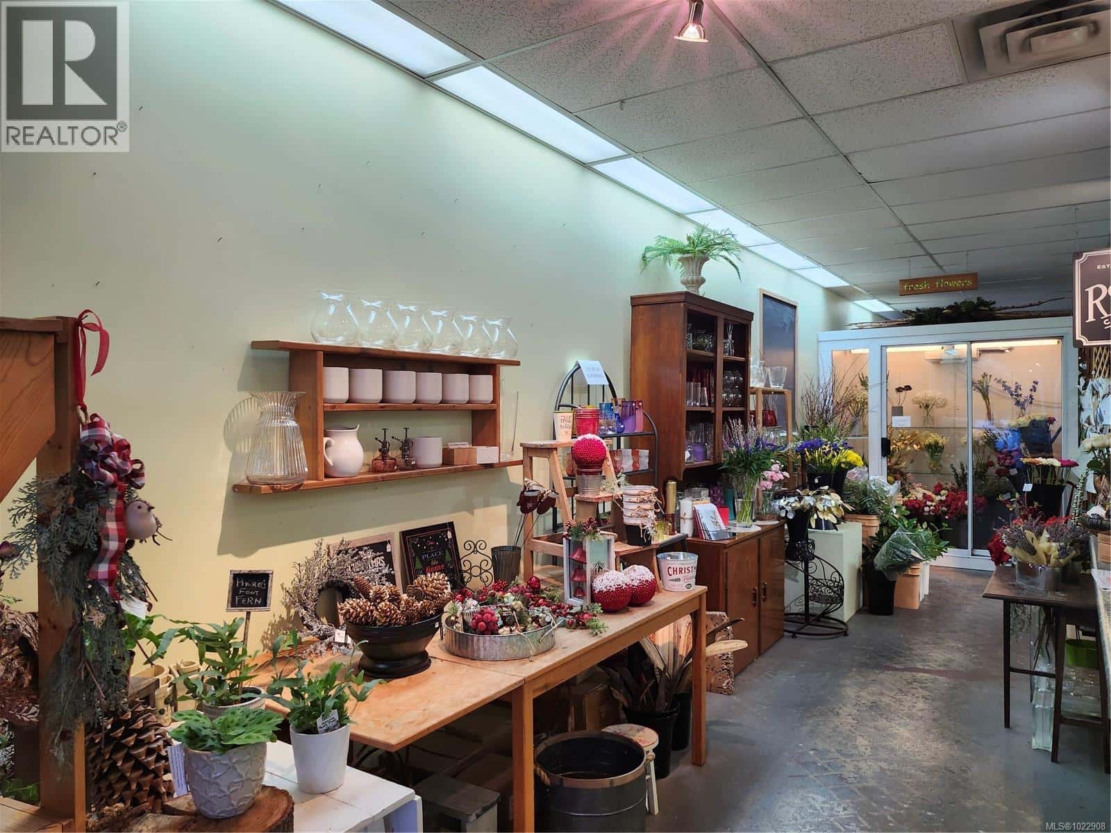 2 102 Island Hwy E — Parksville, British Columbia - Photo 5 of 16