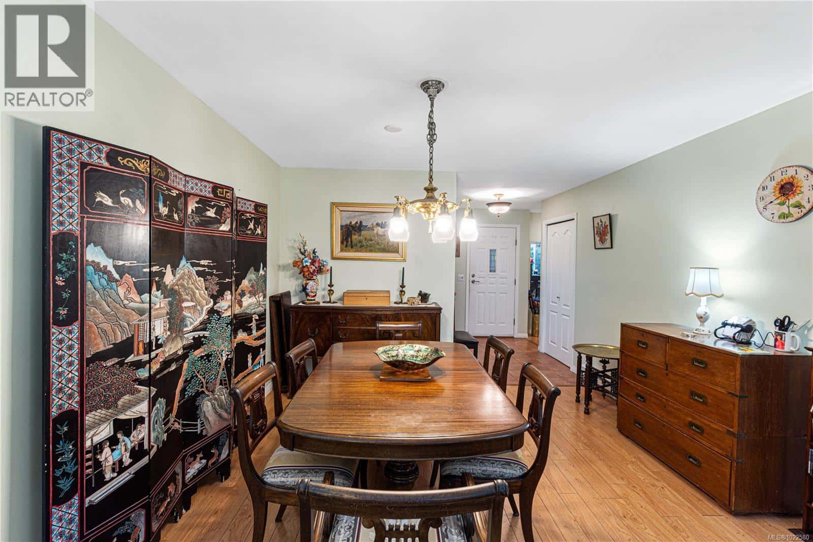 102 320 Selby St — Nanaimo, British Columbia - Photo 4 of 30