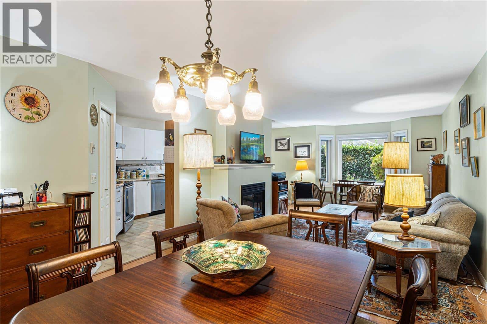 102 320 Selby St — Nanaimo, British Columbia - Photo 5 of 30