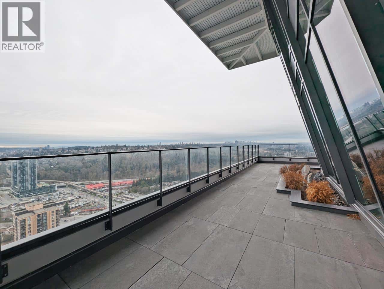 807 450 WESTVIEW STREET — Coquitlam, British Columbia - Photo 2 of 35