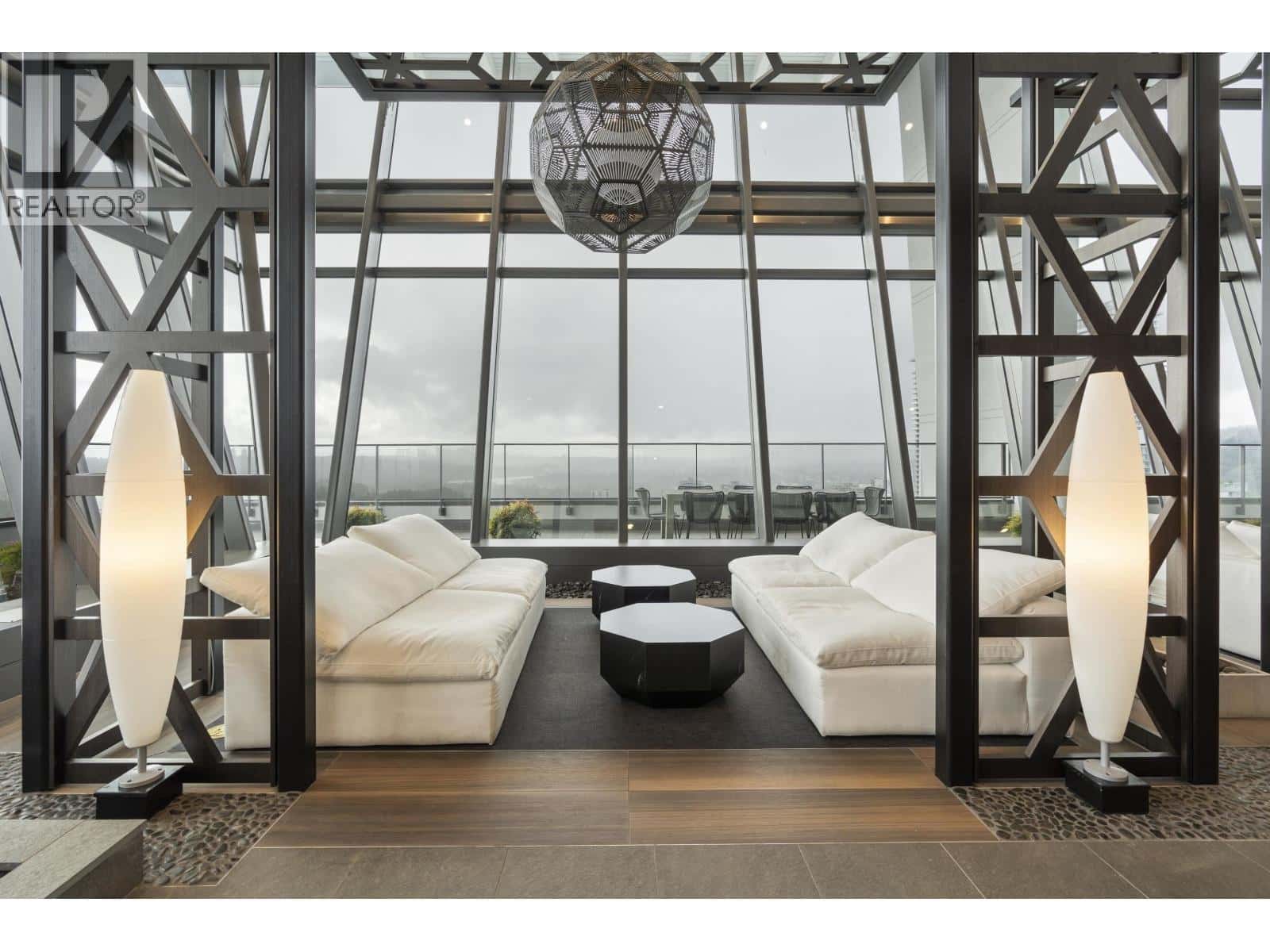 807 450 WESTVIEW STREET — Coquitlam, British Columbia - Photo 4 of 35