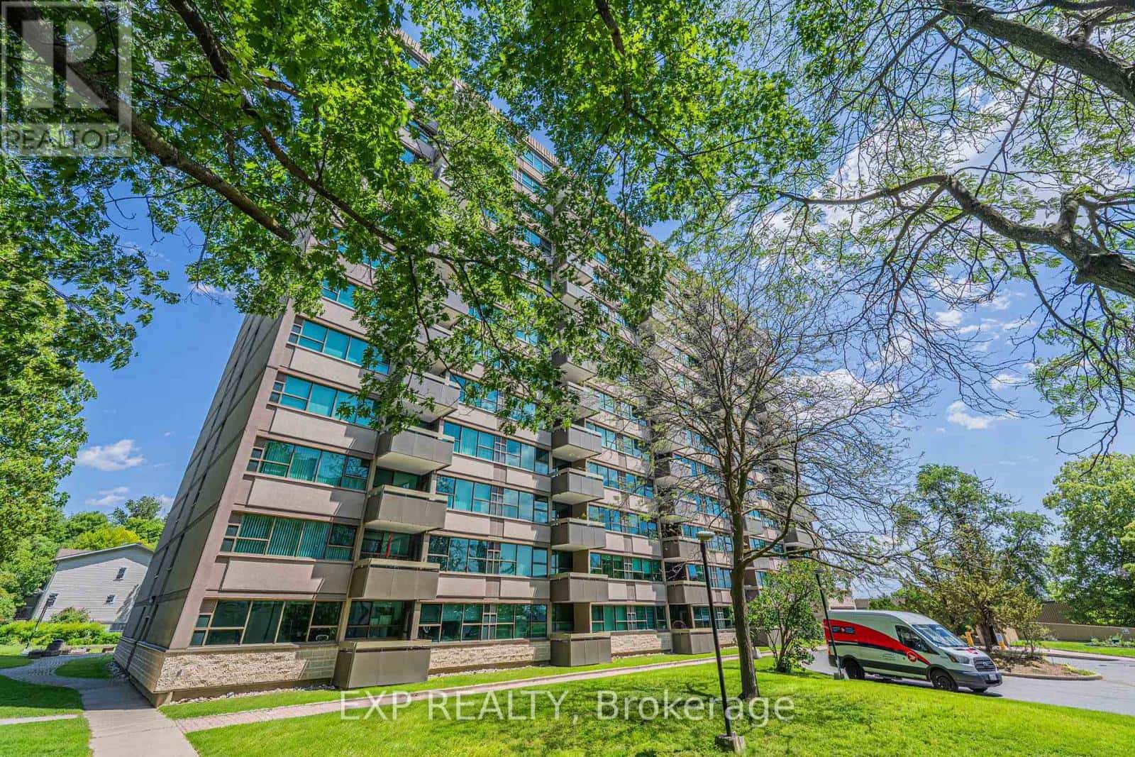 1111 - 555 BRITTANY DRIVE — Ottawa, Ontario - Photo 5 of 39