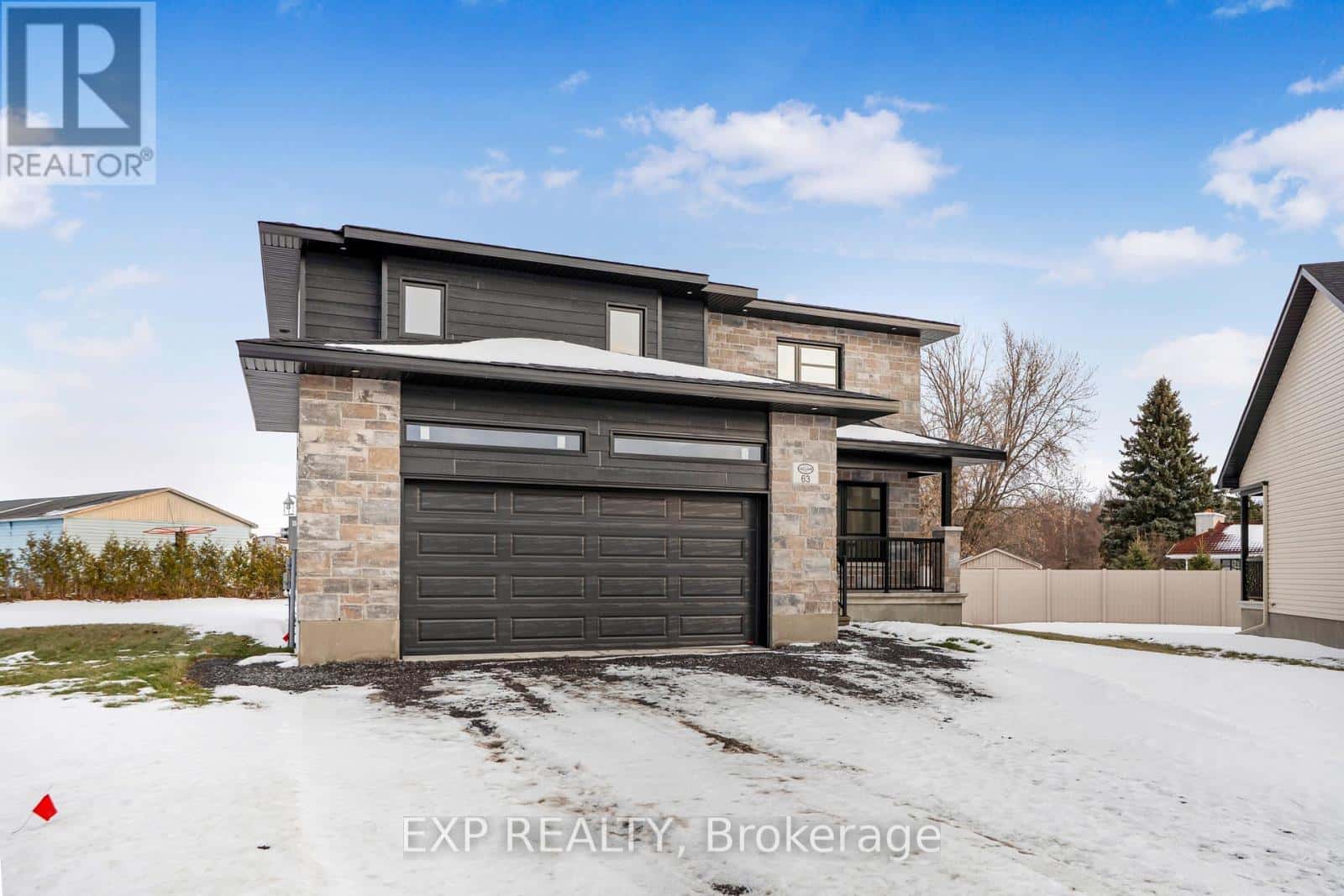 63 CHATEAUGUAY STREET — Russell, Ontario - Photo 2 of 33