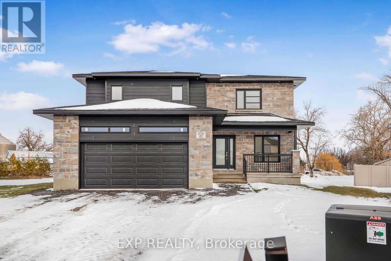 63 CHATEAUGUAY STREET — Russell, Ontario - Photo 3 of 33