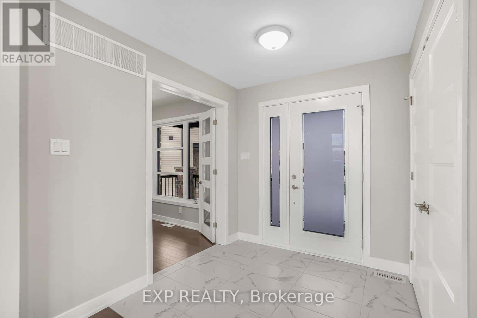 63 CHATEAUGUAY STREET — Russell, Ontario - Photo 5 of 33