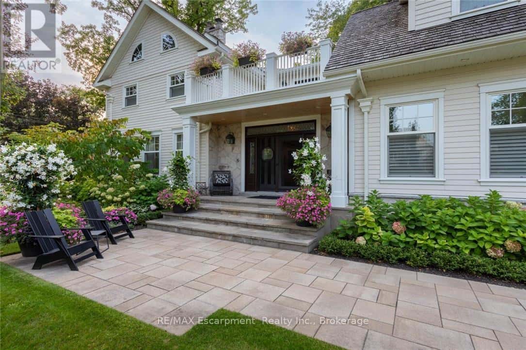 347 EAST HART CRESCENT — Burlington (Roseland), Ontario - Photo 4 of 50