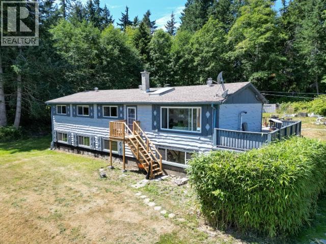 3008 ASH STREET — Texada Island, British Columbia - Main photo