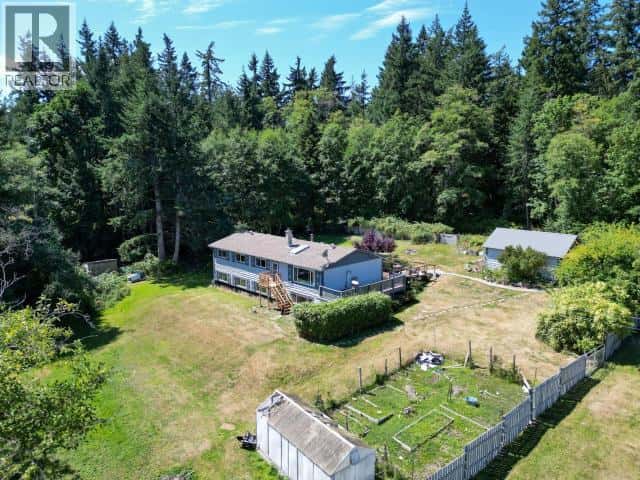 3008 ASH STREET — Texada Island, British Columbia - Photo 2 of 38