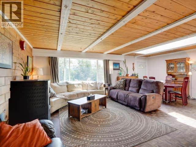 3008 ASH STREET — Texada Island, British Columbia - Photo 4 of 38