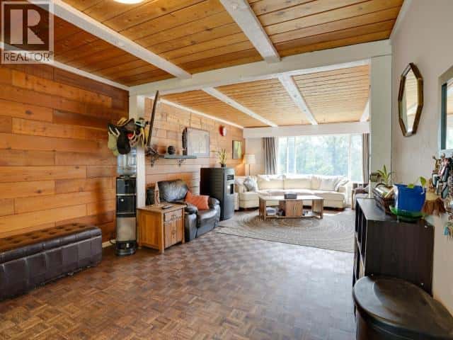 3008 ASH STREET — Texada Island, British Columbia - Photo 5 of 38