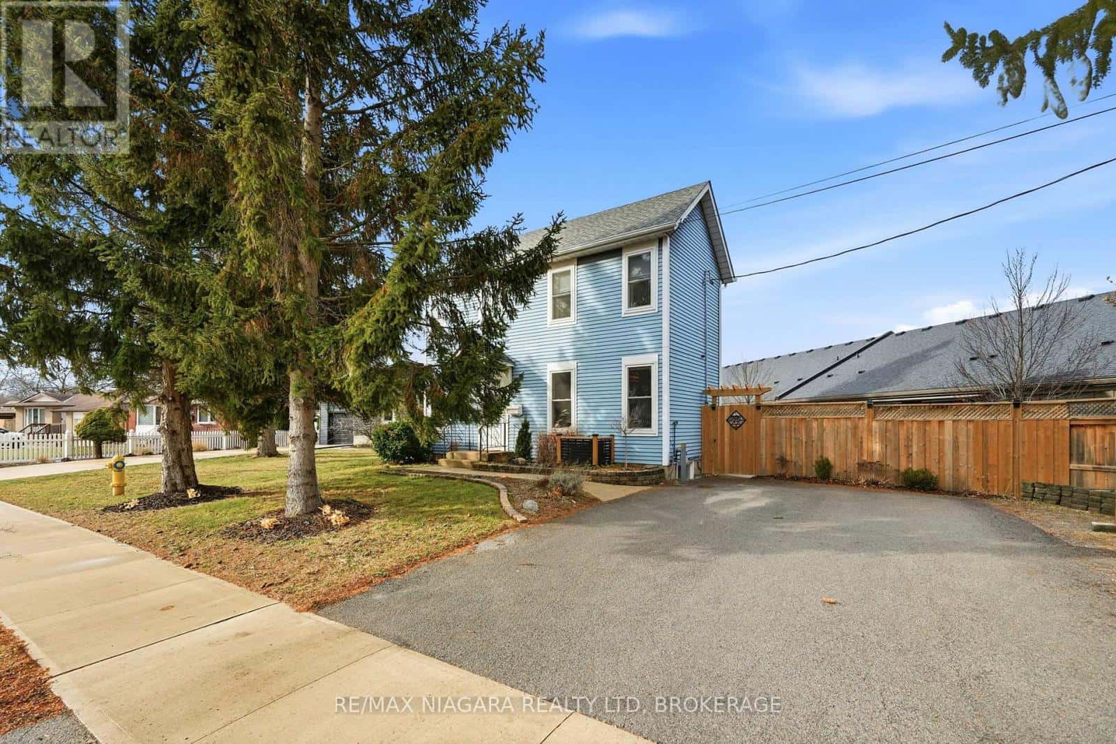 507 NIAGARA STREET — St. Catharines (Vine/Linwell), Ontario - Photo 2 of 35