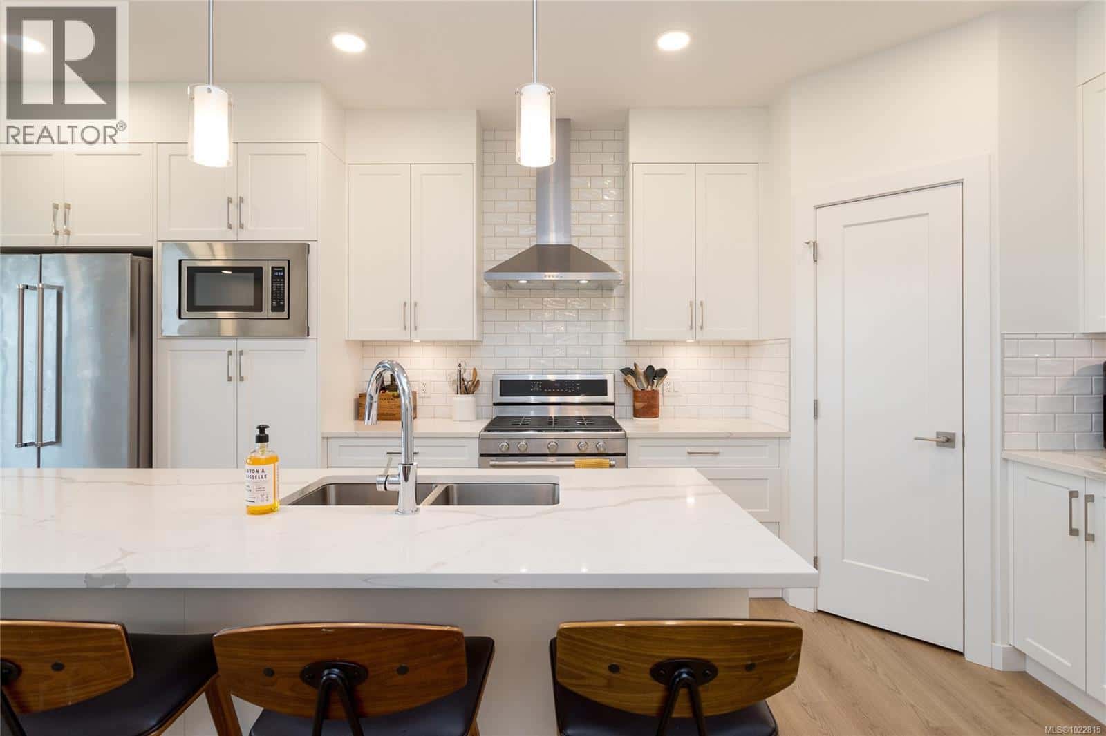 3453 Sandpiper St — Colwood, British Columbia - Photo 5 of 39