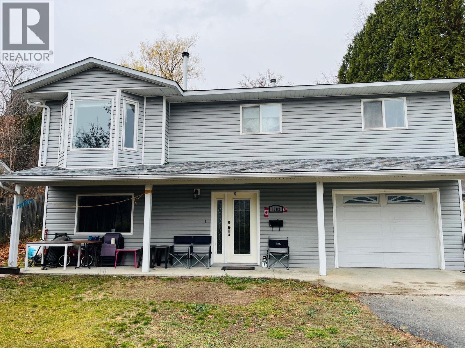 3703 9th Avenue — Castlegar, British Columbia - Main photo