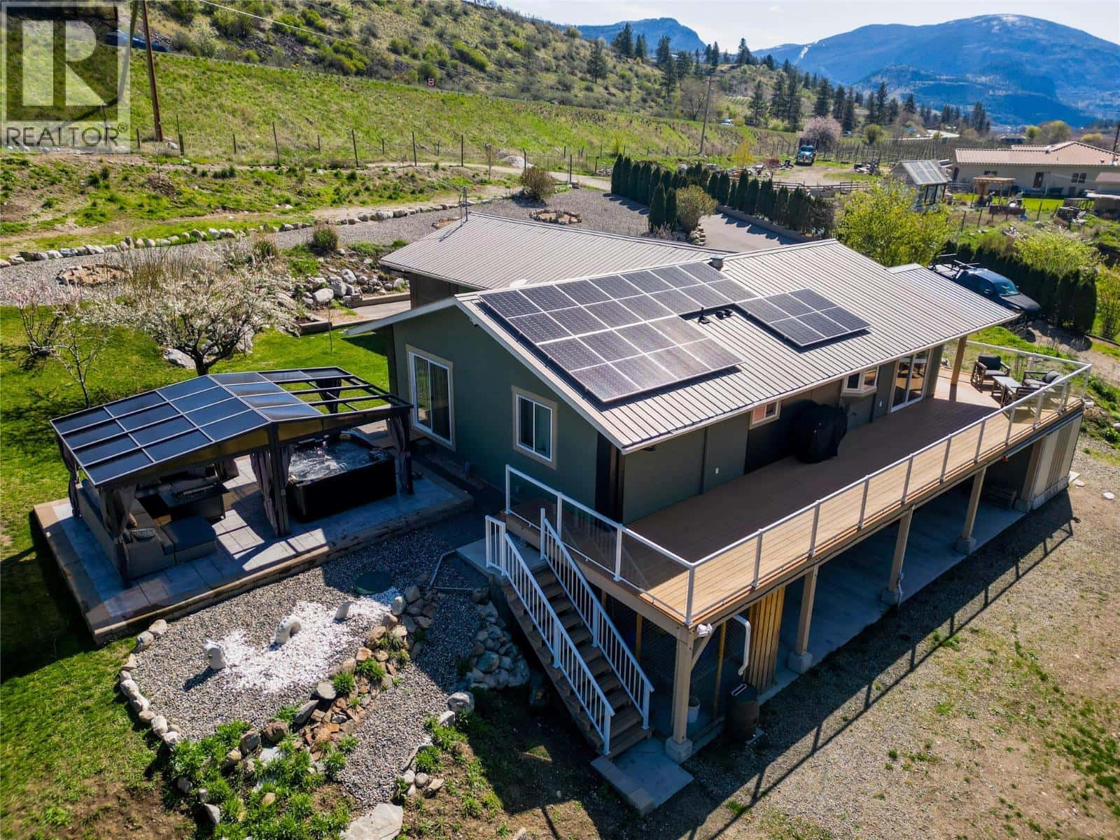 1998 Hwy 97 Highway — Okanagan Falls, British Columbia - Photo 4 of 47