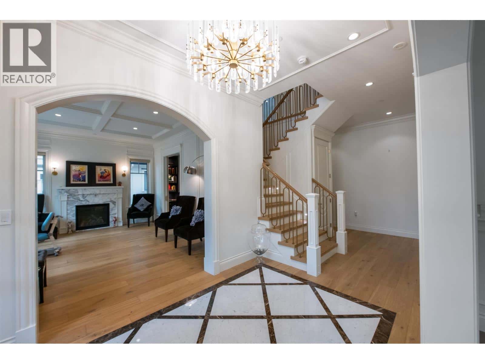 3838 W 50TH AVENUE — Vancouver, British Columbia - Photo 2 of 28