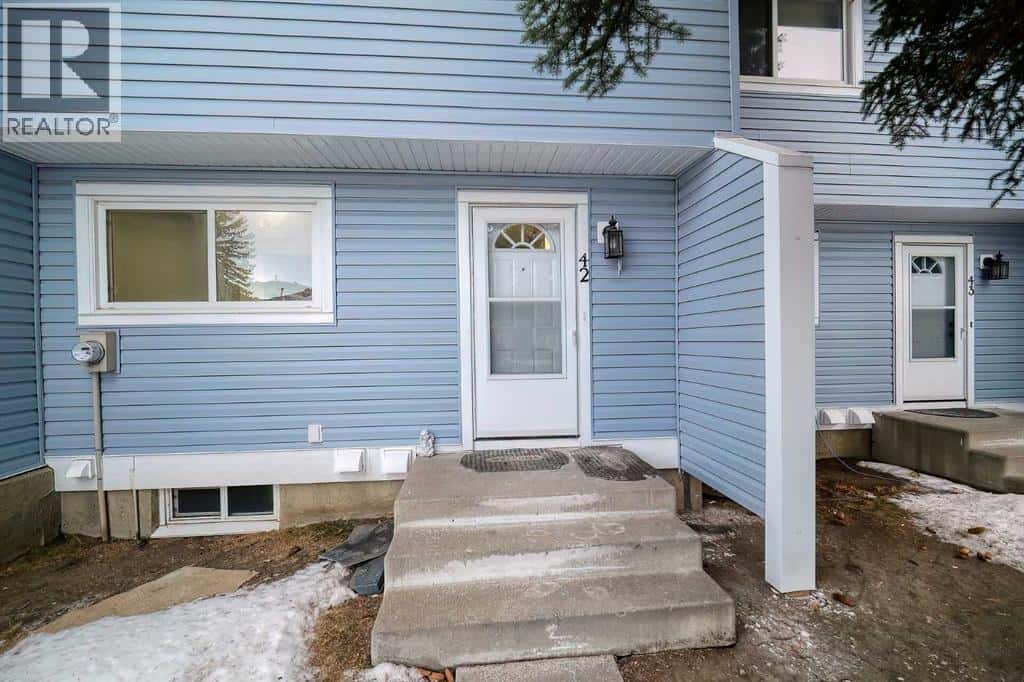 42, 195 Manora Place NE — Calgary, Alberta - Photo 4 of 33