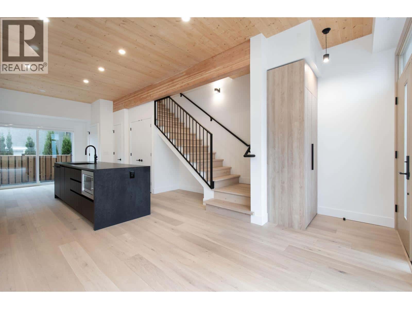 4170 COLUMBIA STREET — Vancouver, British Columbia - Photo 4 of 30