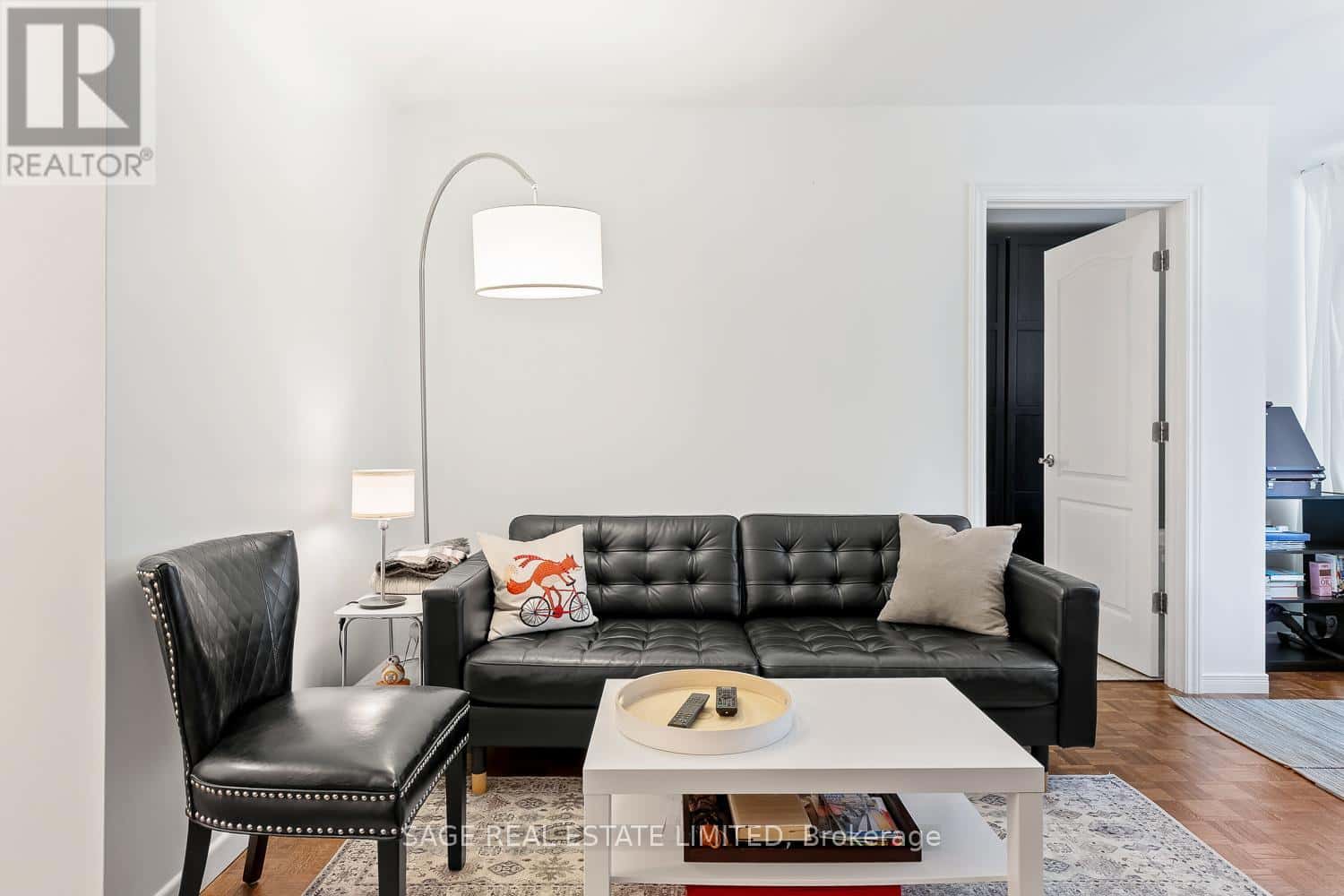 203 - 575 AVENUE ROAD — Toronto (Yonge-St. Clair), Ontario - Photo 4 of 23