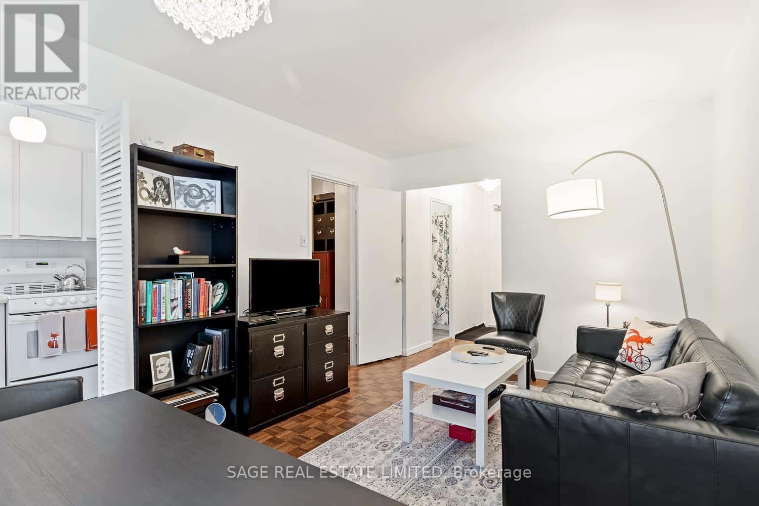 203 - 575 AVENUE ROAD — Toronto (Yonge-St. Clair), Ontario - Photo 5 of 23