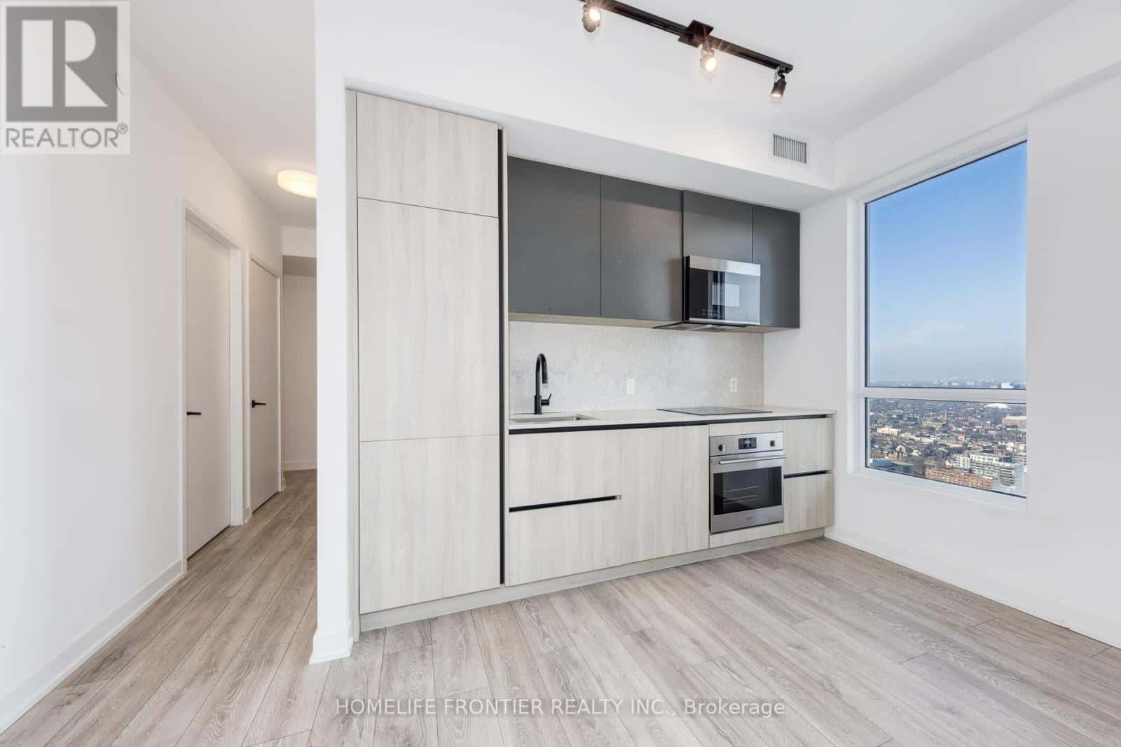 4702 - 108 PETER STREET — Toronto (Waterfront Communities), Ontario - Photo 5 of 50