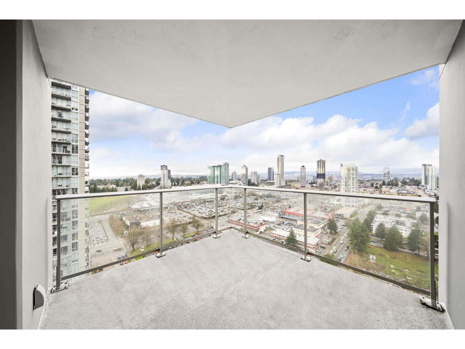 3209 13696 100 AVENUE — Surrey, British Columbia - Photo 5 of 40