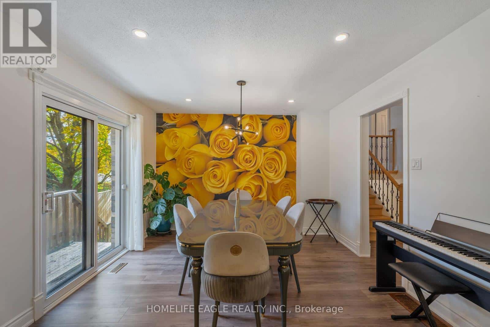 17 BECKETT AVENUE — East Gwillimbury (Holland Landing), Ontario - Photo 5 of 19