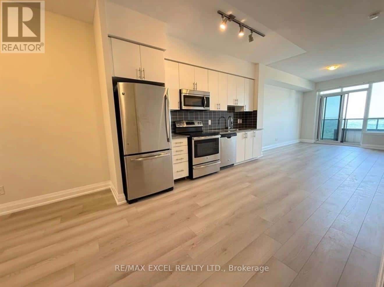 2602 - 7171 YONGE STREET — Markham (Grandview), Ontario - Photo 2 of 7