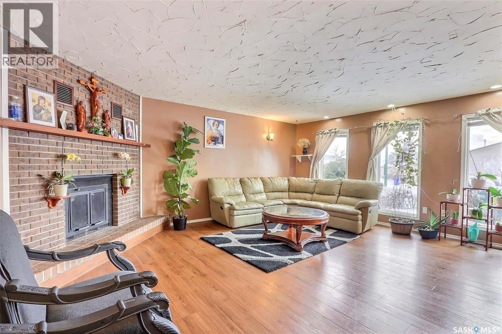 3082 Sherman DRIVE — Prince Albert, Saskatchewan - Photo 3 of 33