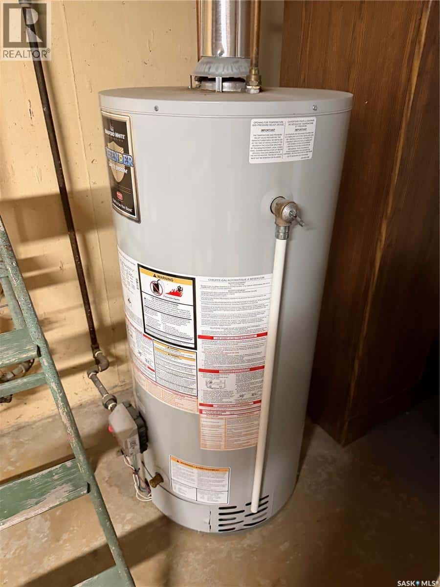 144 Assiniboine TERRACE — Kamsack, Saskatchewan - Photo 5 of 21