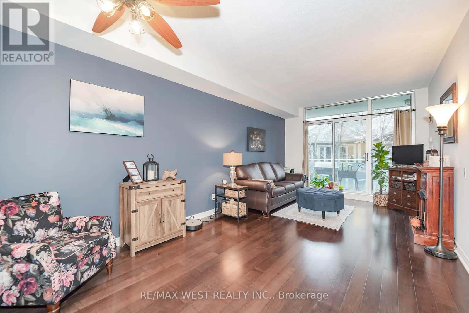 319 - 5 MARINE PARADE DRIVE — Toronto (Mimico), Ontario - Photo 4 of 14