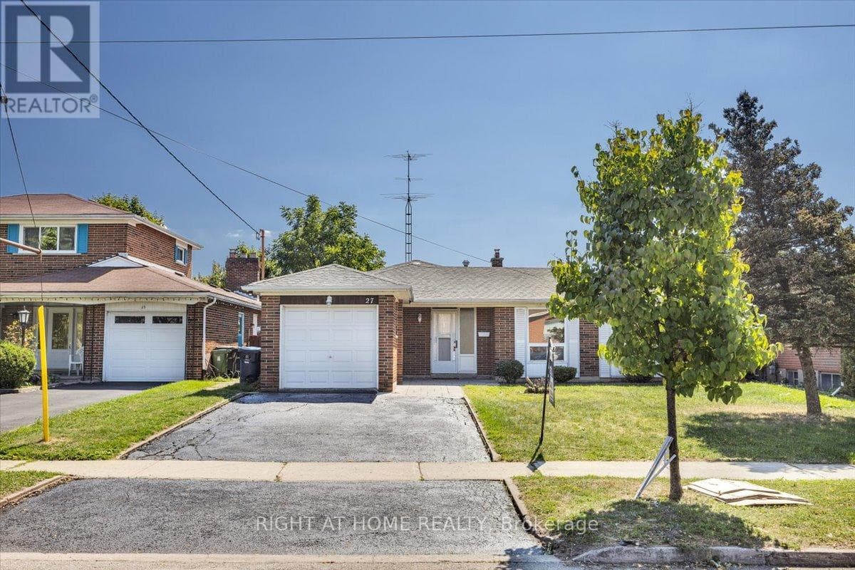 27 VILLATA GARDENS — Toronto (York University Heights), Ontario - Main photo