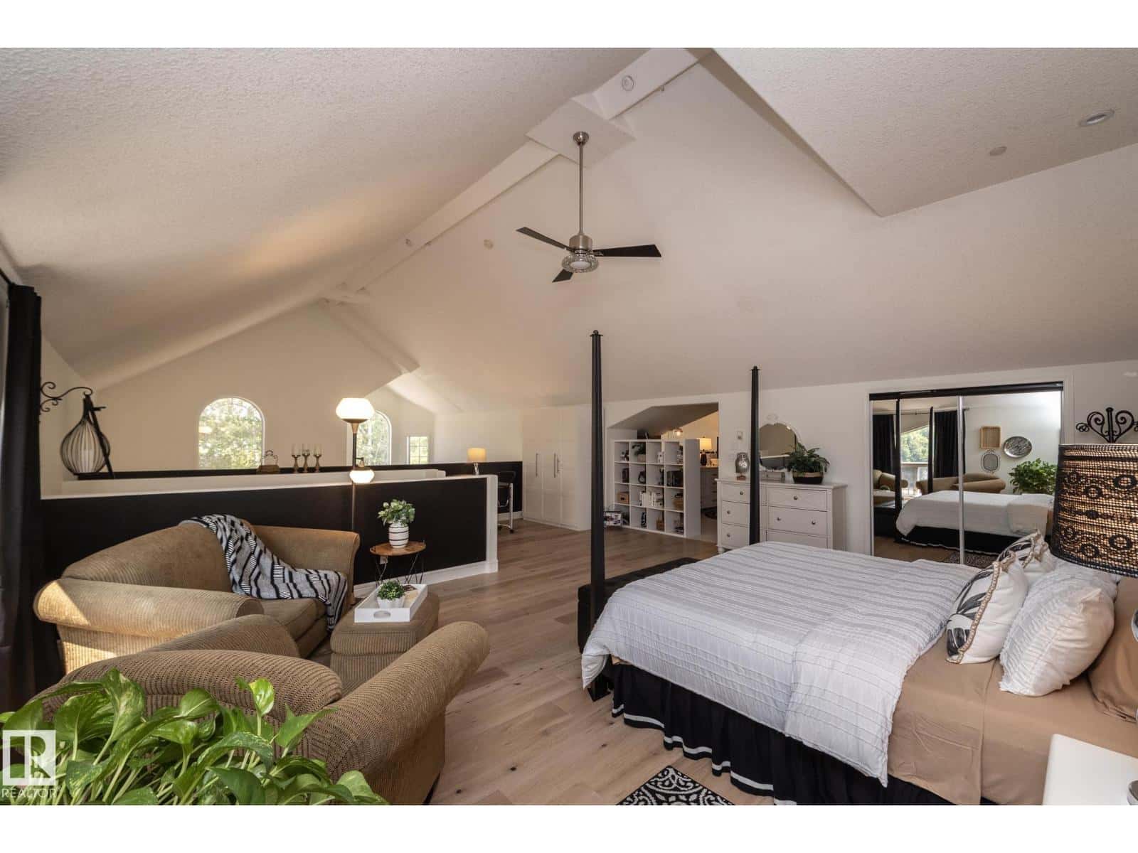 #304 14 MISSION AV — St. Albert, Alberta - Photo 3 of 36