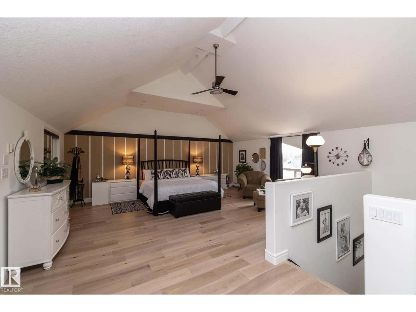 #304 14 MISSION AV — St. Albert, Alberta - Photo 2 of 36