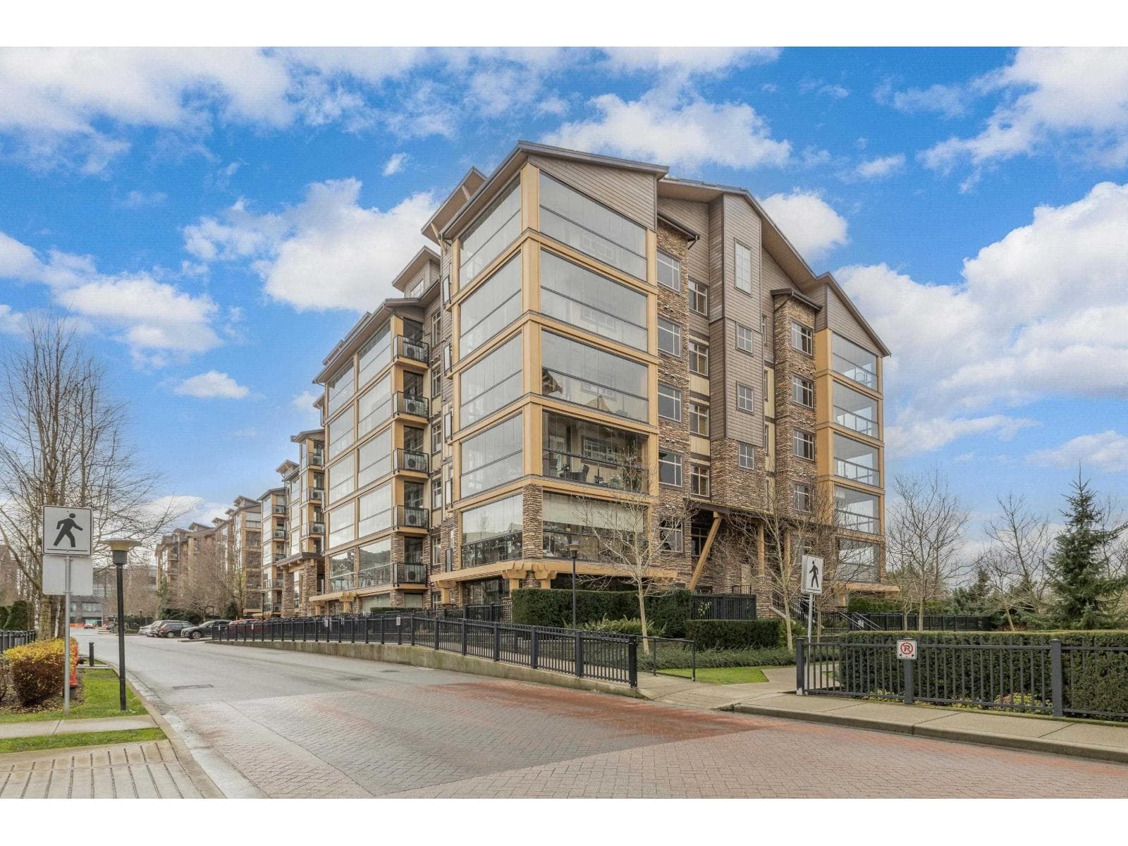 629 8067 207 STREET — Langley, British Columbia - Main photo