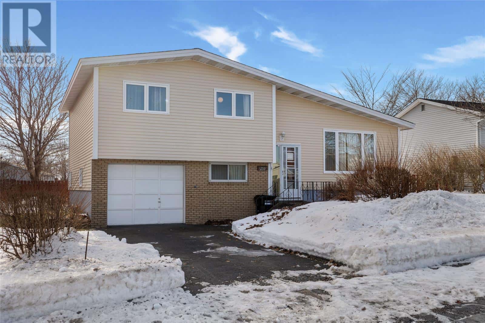 259 Newfoundland Drive — St. John's, Newfoundland & Labrador - Photo 2 of 31