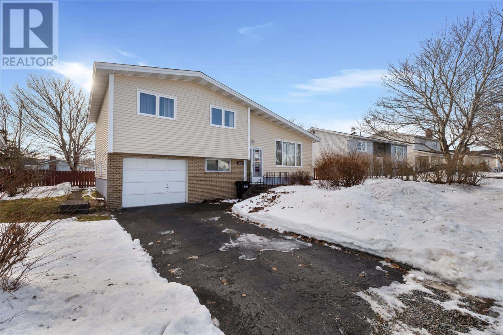 259 Newfoundland Drive — St. John's, Newfoundland & Labrador - Photo 3 of 31