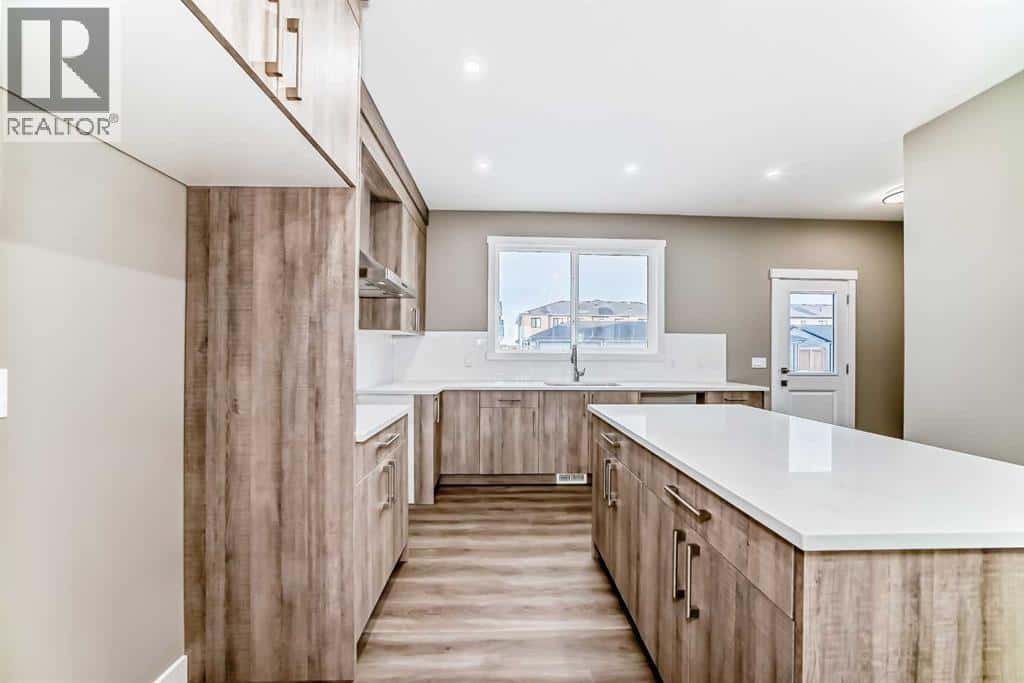 136 Belvedere Park SE — Calgary, Alberta - Photo 4 of 36