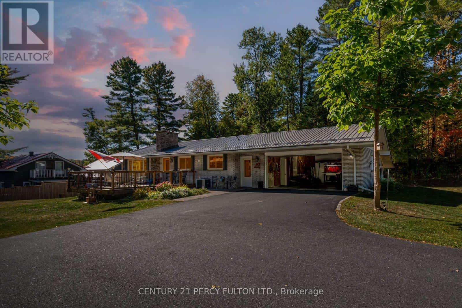 15166 HIGHWAY 118 — Dysart et al (Dysart), Ontario - Photo 2 of 50