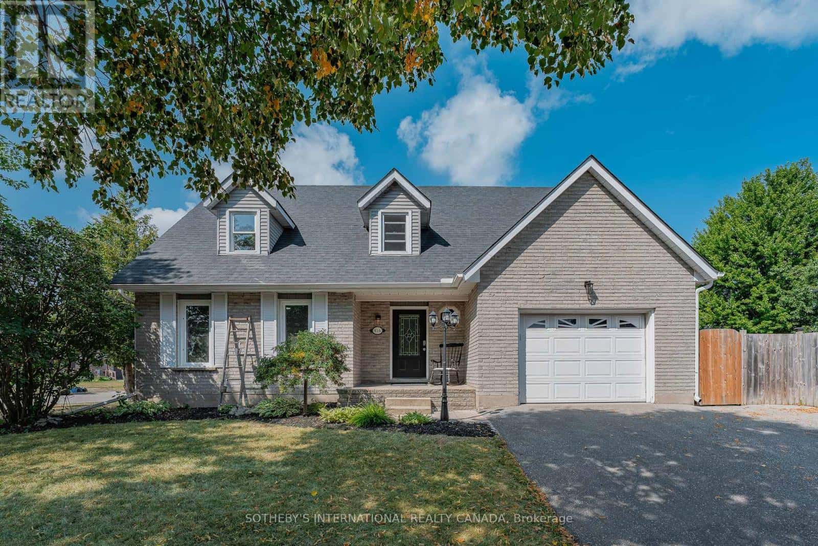 154 COVINGTON CRESCENT — Cambridge, Ontario - Photo 2 of 50