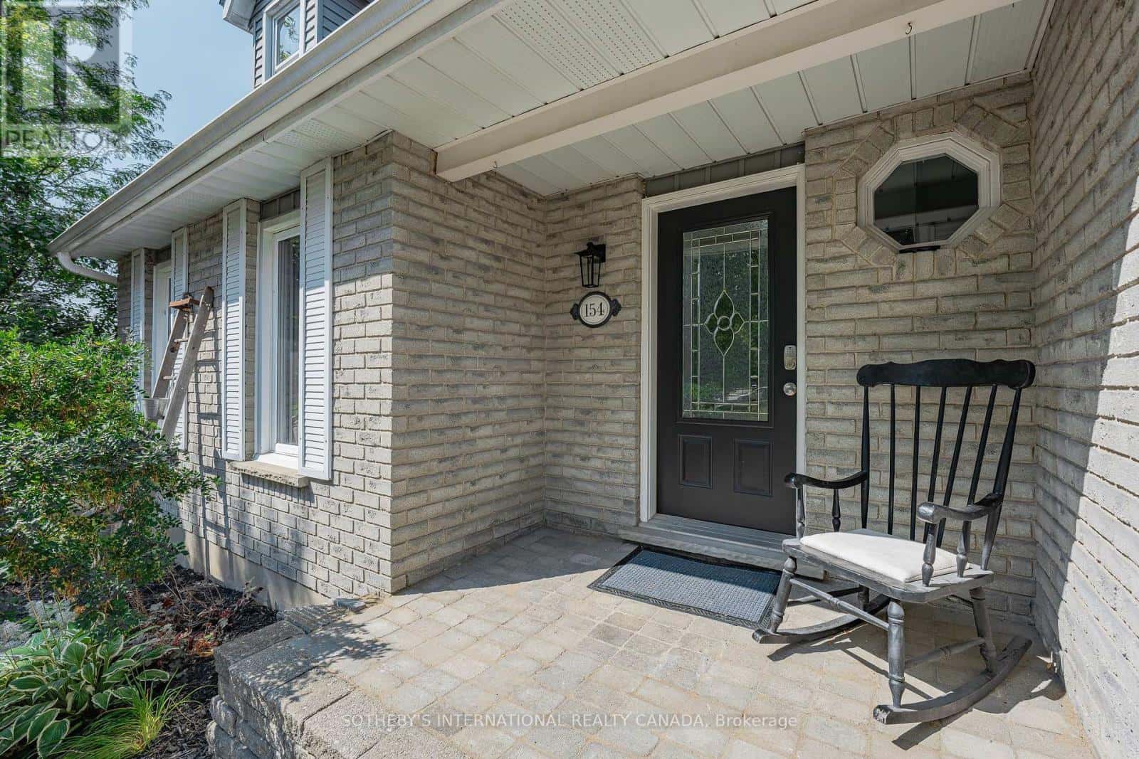 154 COVINGTON CRESCENT — Cambridge, Ontario - Photo 3 of 50
