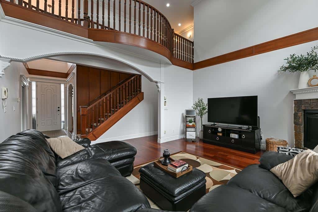 31496 COUGAR COURT — Abbotsford, British Columbia - Photo 5 of 40