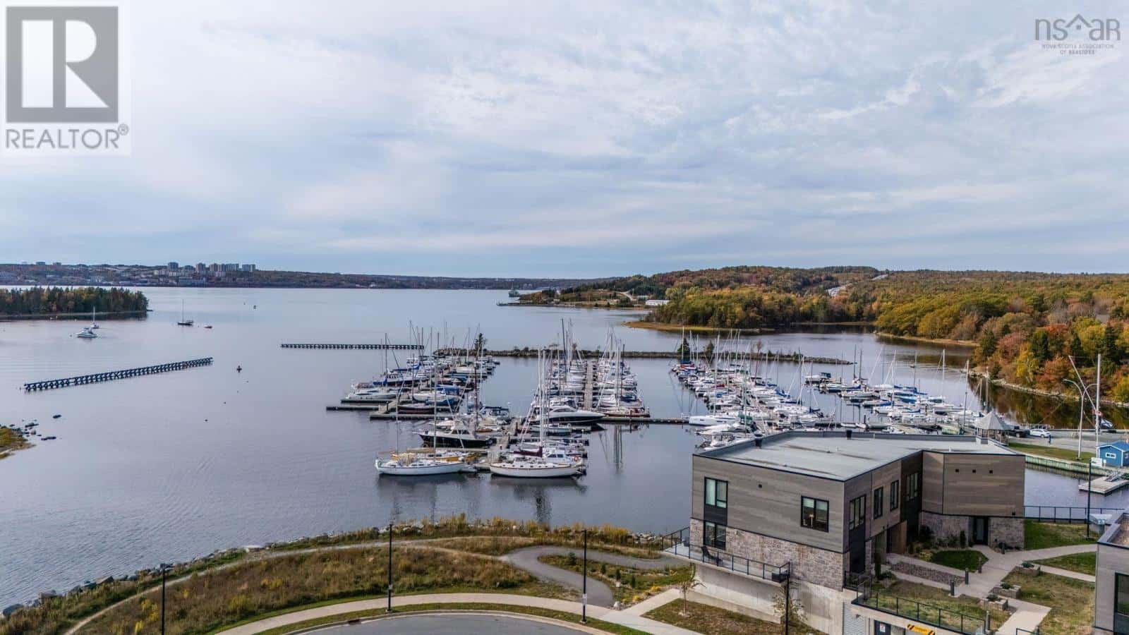 5 Coveview Walk — Dartmouth, Nova Scotia - Photo 3 of 50