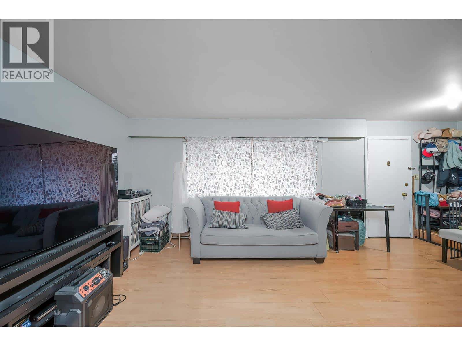 11493 SEABROOK CRESCENT — Richmond, British Columbia - Photo 5 of 27